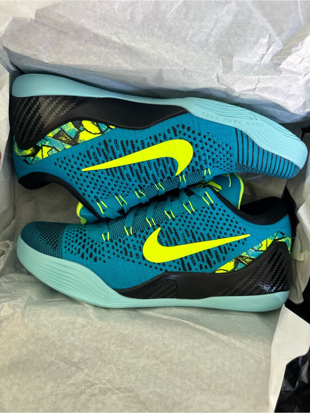 Nike Men’s Teal & Volt Athletic Training Shoes